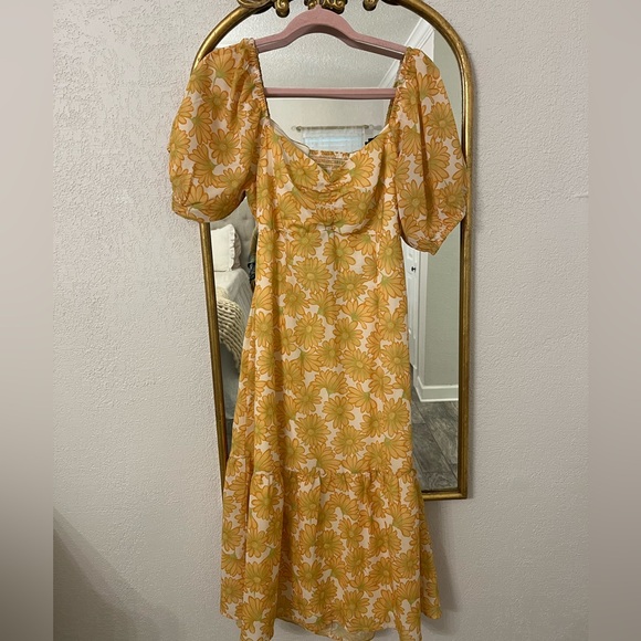 •SOLD• Yellow Daisy Dress - Picture 2 of 4